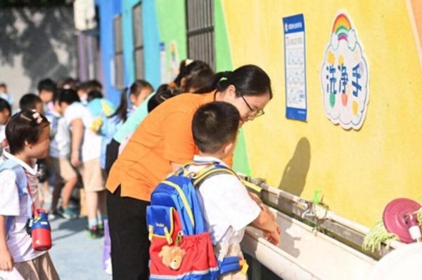 大盈家 多地加强中小学教辅管理，“收紧”不等于严禁进校园
